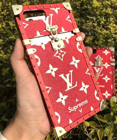 lv supreme trunk case